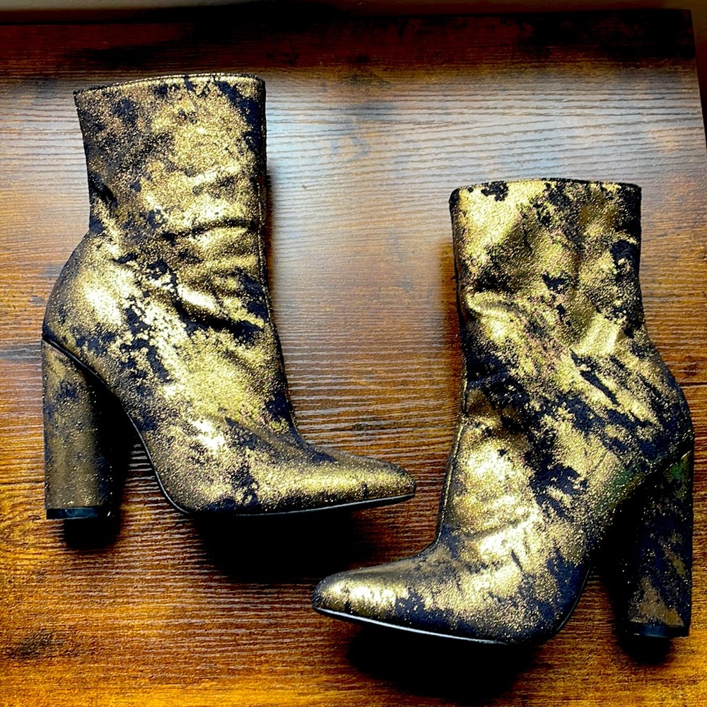Cape Robbin Gold & Black Glitter Block Heel Ankle Boots